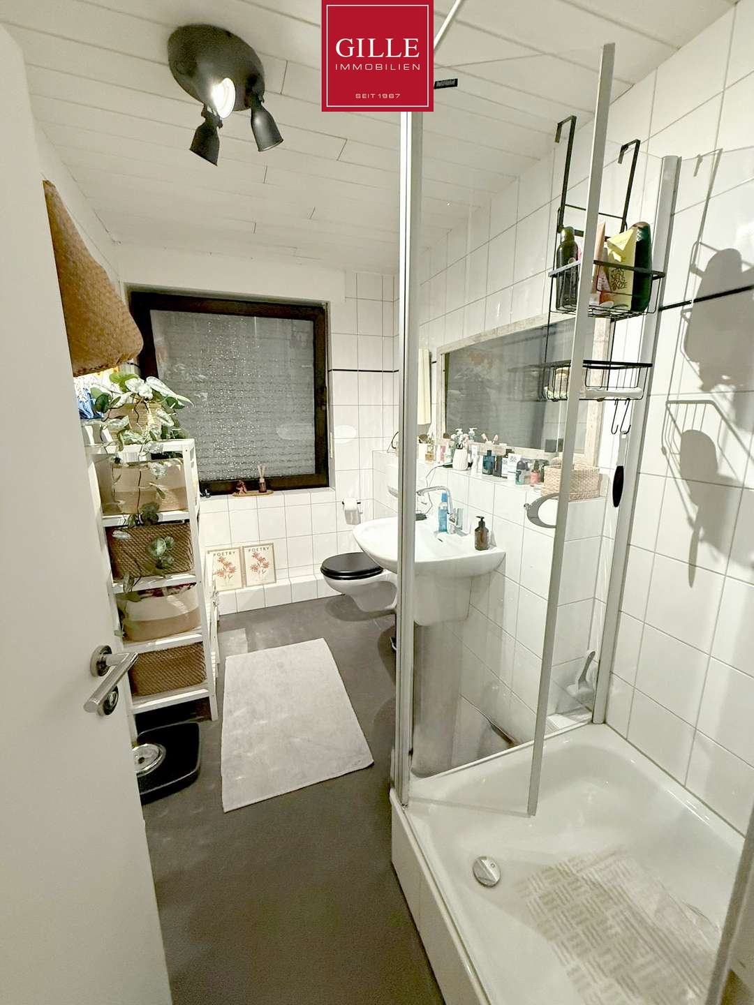 Ansicht 8 von: Charmant & Großzügig: 2-Zim.Whg mit großem Wohnraum, Dachterrasse, Duschbad Kamin & Garage in Kaarst